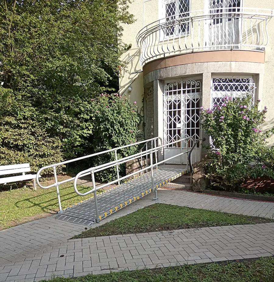 die-rollstuhlrampe-barrierefrei