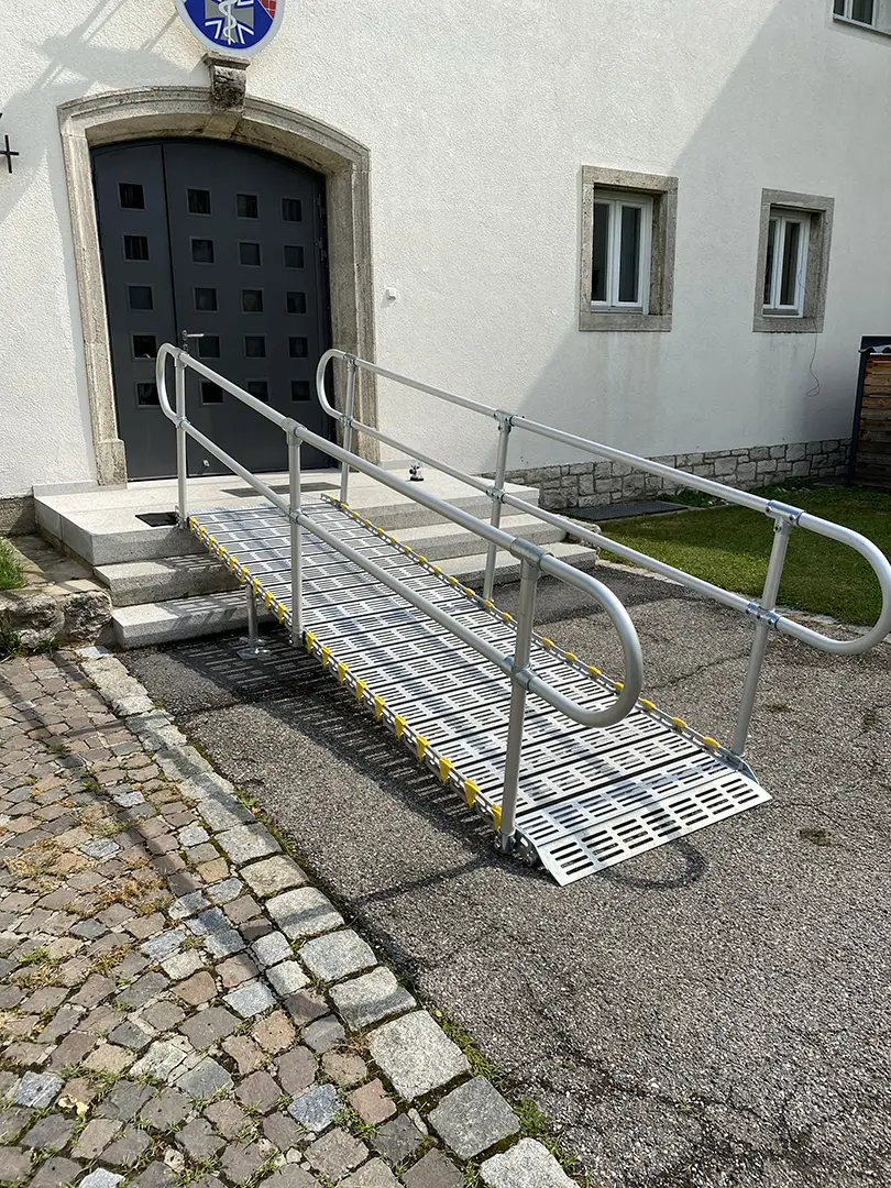 die-rollstuhlrampe-mobil-leicht